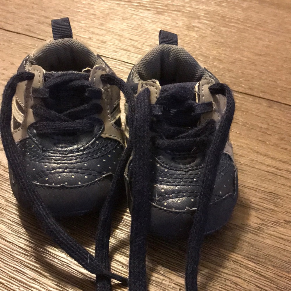 Children’s Place boys size 0-3 months shoe